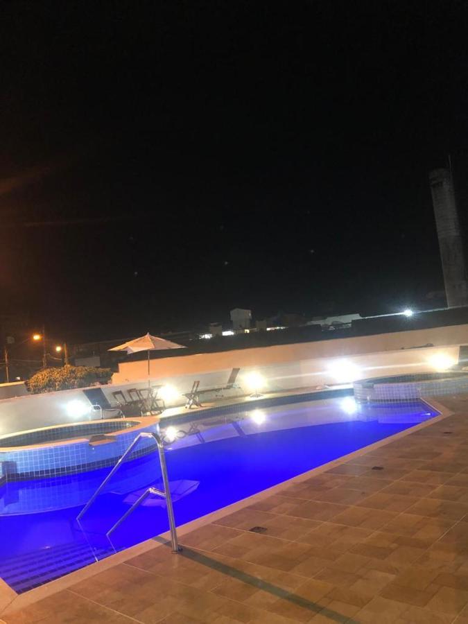 Apto Com Ar-Cond E Piscina A 100 M Praia Da Enseada Убатуба Экстерьер фото