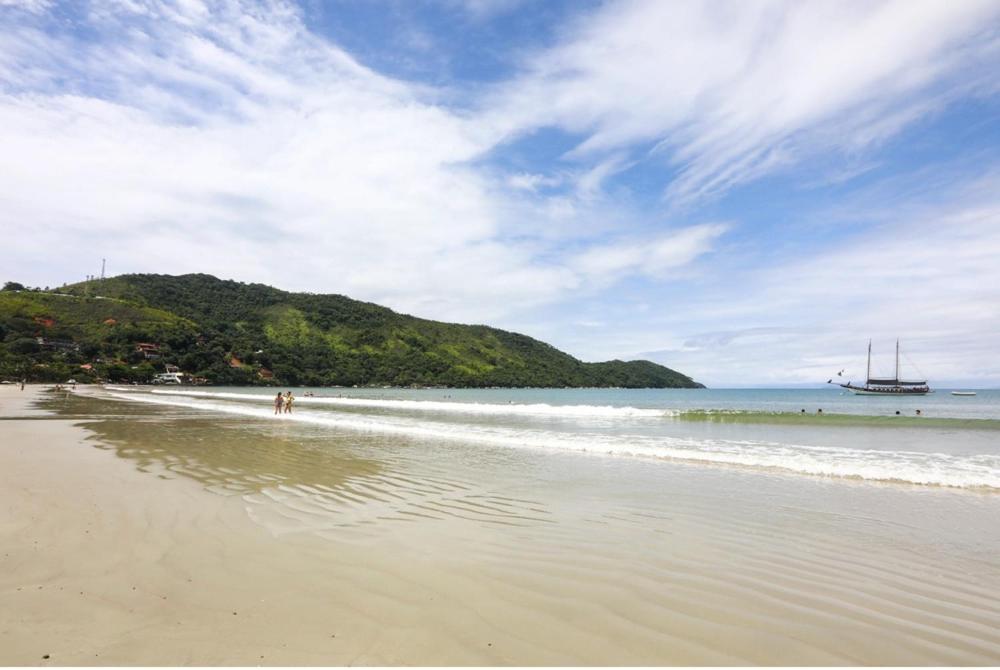Apto Com Ar-Cond E Piscina A 100 M Praia Da Enseada Убатуба Экстерьер фото